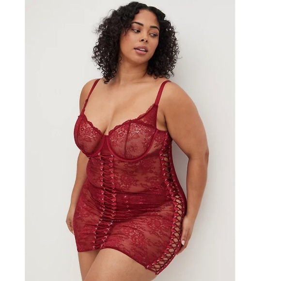 NWT TORRID UNDERWIRE CHEMISE - LACE UP RED - Picture 1 of 5